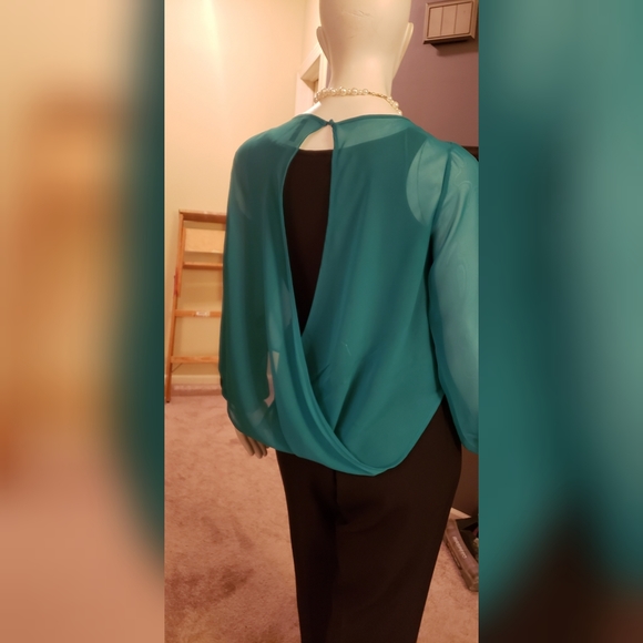 Sheer, Draped Super Fashionable Top - Picture 2 of 2